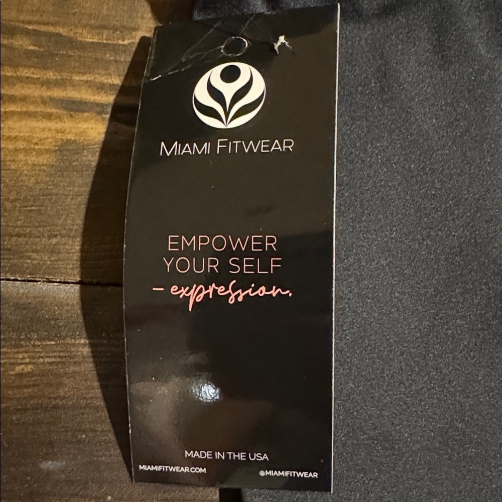 Miami FitWear Black Women’s Performance Leggings-Size Large, Inseam 32 - Picture 2 of 10